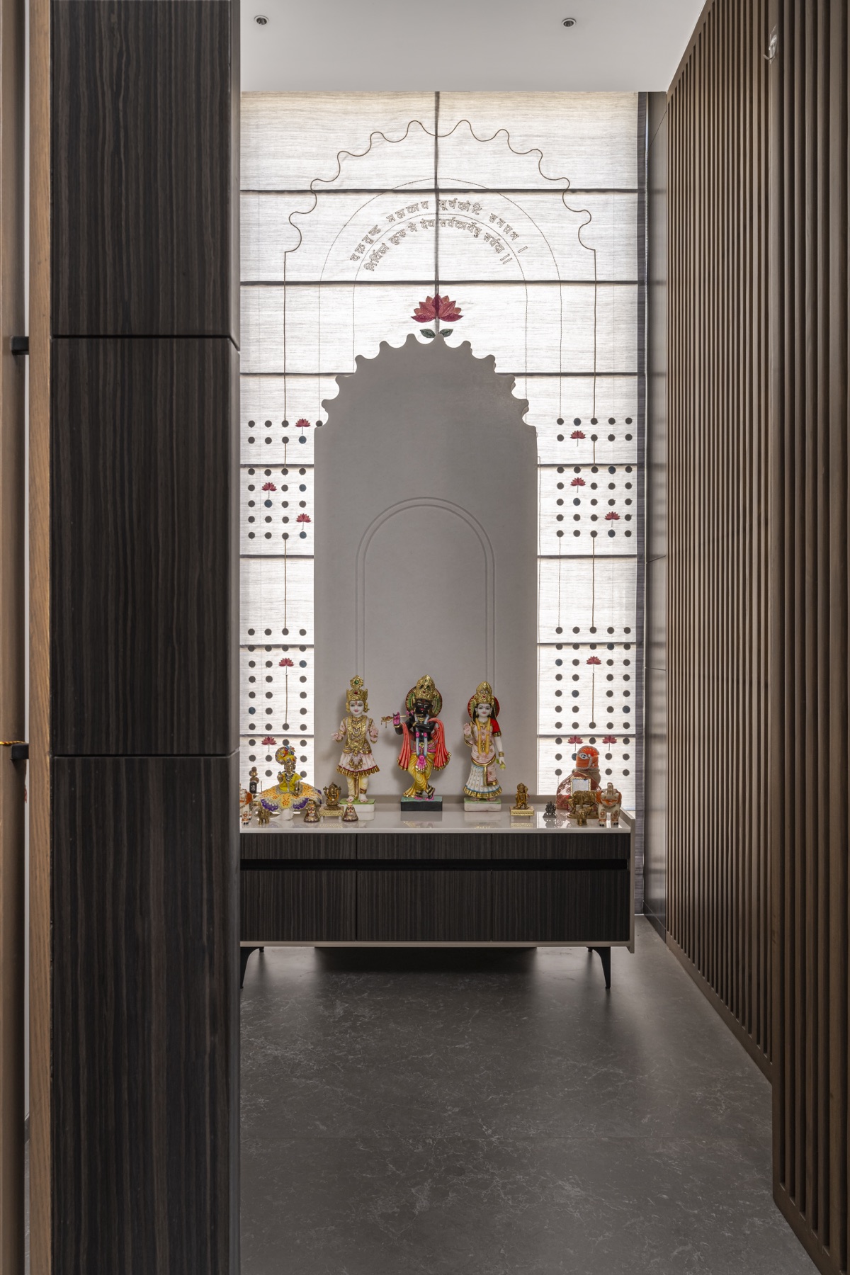 SHRI HOME prayer alcove
